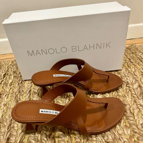 Manolo Blahnik Brown Leather 50 mm Kitten Heel Sandals - New in Box - Size 7 - Picture 3 of 3